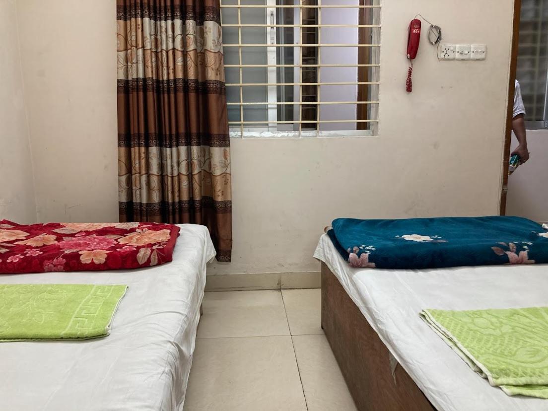 Hotel New Royal Palace Dhanmondi ダッカ エクステリア 写真